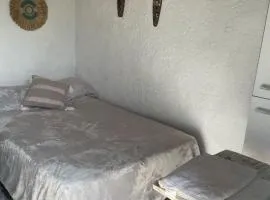 Alojamiento Sencillo EYO con Baño Privado