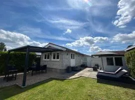 Milos Ferienhaus mit Flussblick