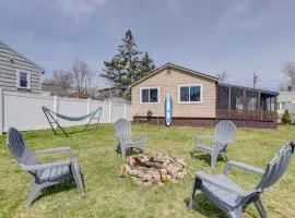 Walk to OOB Pier Family-Friendly Home with Hot Tub!