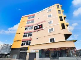 Super Hotel O Brundavan Residency，位于库卡特帕尔莱的酒店