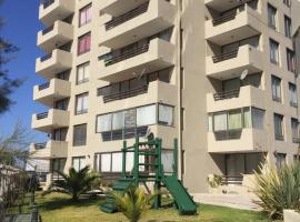 Dpto frente a la playa la Herradura con Piscina，位于科金博的酒店