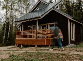 Rītu atpūtas namiņi，位于塔尔西的酒店