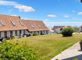 Holiday home Gudhjem XIV，位于古兹耶姆的酒店