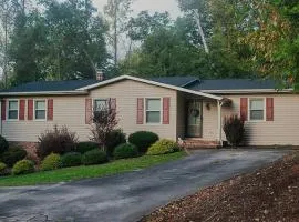 Cozy home near golf & casino!