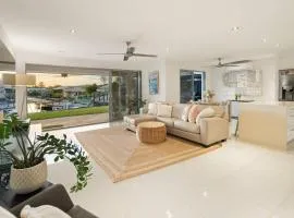 The Elouera - Riverfront Haven near Surfers Paradise