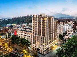 南京鼓楼广场北京东路亚朵酒店，位于南京的低价酒店