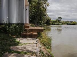 Refúgio com Lago Privativo no Vale dos Vinhedos，位于加里波第的酒店