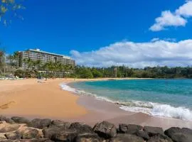 Beachfront Bungalow Walk to Ocean & Restaurants