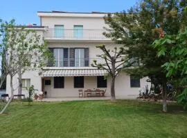 La CASA degli IPPOCASTANI