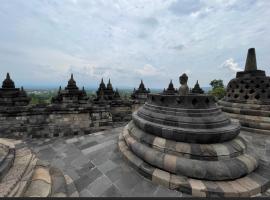 Driver tour Borobudur, Rice Terace & hiden scared waterfall，位于Blaburan的露营地