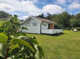 Koster Sweden, Sydkoster, cabin, stuga, beachfront, strandnära, 4 beds, WIFI，位于Sydkoster的酒店