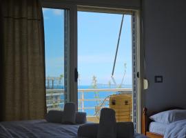 Villa The View Vlore Albania，位于伏罗拉的酒店
