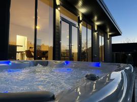Thrumster Lodges - Luxurious Self Catering Accommodation on the NC500，位于威克的酒店
