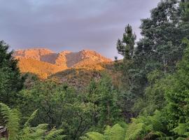 Owen Cottage Queenstown Genuine Comfort and Views，位于皇后镇的酒店