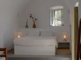 Borantza stone house