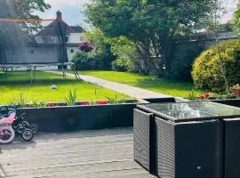 Great space with garden and parking