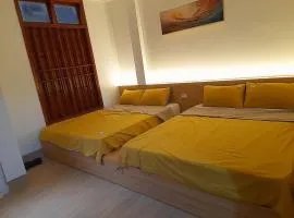 Mùi Oanh Homestay sát biển