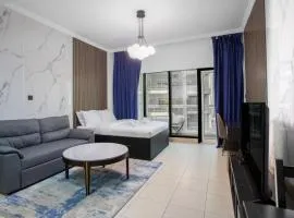 Burj Al Nujoom Luxurious Apartment Downtown Dubai Mall