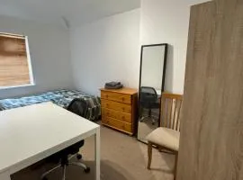 room with shared toilet cov
