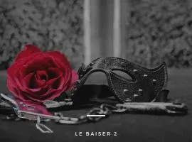 Le baiser 2 Love room du plaisir interdit