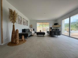 Le gîte des cigales du Devès，位于萨拉瓦的酒店