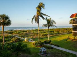 Cozy 1BR beachfront condo on Sanibel Island with stunning ocean views 3B2，位于萨尼贝尔的公寓