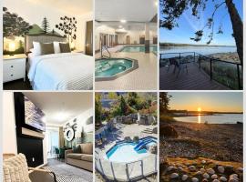 Old Forest Resort Suite Heated Pool Hot Tub Sauna Beach Vancouver Island，位于那诺斯湾的公寓