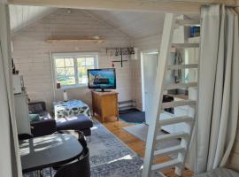 Newly built house at central location in Strängnäs，位于斯特兰奈斯的酒店