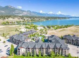 The Beach House Pool Access 5 Min Walk to Lake Sleeps 8