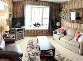 Gorgeous 1st FL Mtn View Jiminy Suite Sleeps 4 Ski On Off