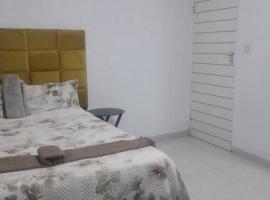 Malaax's Home，位于Serowe的酒店