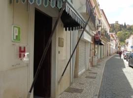 卡瓦乐罗斯克日斯托酒店，位于托马尔的酒店