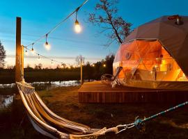 Heaven Reset & Spa - Domek nad rzeka，位于Korczew的带按摩浴缸的酒店
