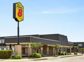 尤里卡速8酒店