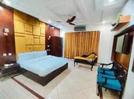 Hotel PAK Continental Multan，位于木尔坦的酒店
