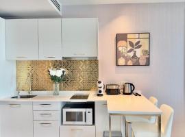1BR Luxury The City Phuket，位于Ban Ket Ho的酒店