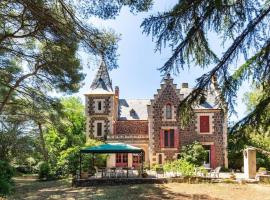 Un château pour vos vacances ? (10min/plage)，位于阿格德的酒店