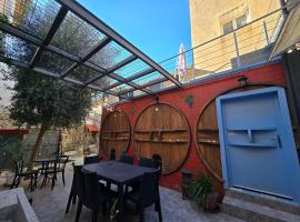CARNOT : Charmante maison Vigneronne en centre historique，位于阿格德的酒店