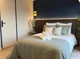 The Glamorous Chic Garden view Apart R4