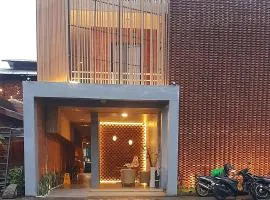 BATA MERAH GUESTHOUSE BATU