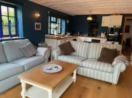 Bank Cottage Studio - luxury Cotswolds haven for two