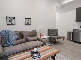 Unit 5 Cozy 1 Bed Room with Queen Bed plus Sofa Pullout