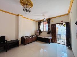 Samartha Krupa Homestay，位于瓦伊的酒店