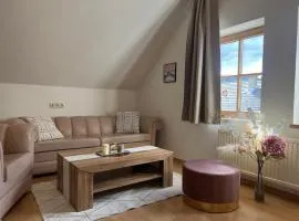 HILLSIDE HOME in the heart of Tamsweg, perfect retreat for a cozy stay in the Valley