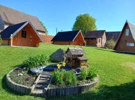 Bei Zittau Ferienwohnung Frieda mit Camping Familien, und Biker Hütten am Zittauer Gebirge