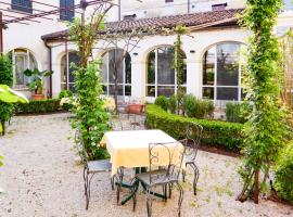 Palazzo Quaranta，位于Piadena的酒店