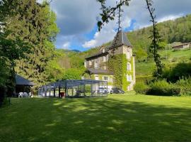 LE CLOS DU TULIPIER，位于La Chapelle-du-Bard的酒店