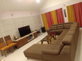 Aanandi Bunglow 3Bhk，位于Parhur的酒店