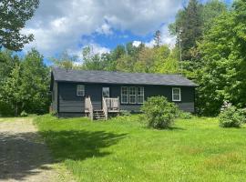 Holiday House，位于巴瑟斯特的酒店