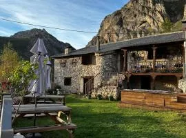 Apartamentos Rurales La Laguna Somiedo